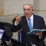 Expresidente Uribe apoya 'suprimir' justicia de paz en Colombia mediante referendo