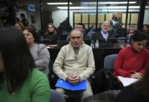 Exviceministro argentino atrapado con millonario botín, condenado a seis años