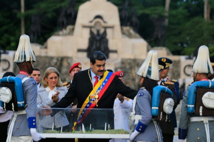 Maduro acusa a jefe del Comando Sur de EEUU de intentar sembrar intrigas entre militares