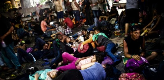 México bloquea cuentas de traficantes de personas ligados a caravanas de migrantes