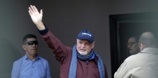 Tribunal excarcela a expresidente Martinelli tras un año detenido en Panamá