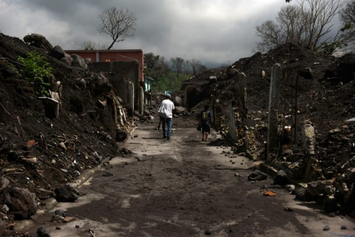 Un año después, la desolación reina en la zona devastada por erupción en Guatemala