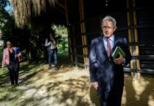 Álvaro Uribe afirma que Venezuela necesita una 'salida de fuerza' y no diálogo
