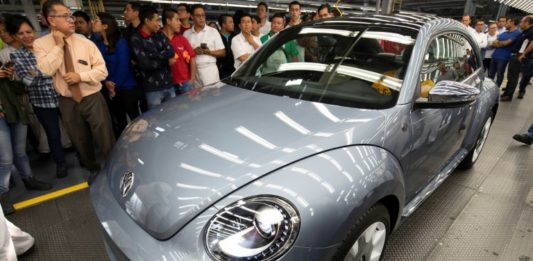 Adiós al Beetle, el último escarabajo salió de una fábrica VW en México
