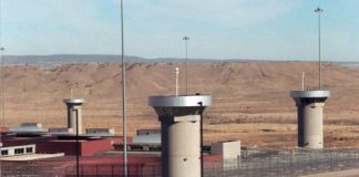 El Chapo Guzmán ya cumple sentencia en una aislada prisión de Colorado