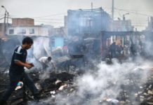 Incendio destruye unas 200 casas en Lima en víspera de Panamericanos