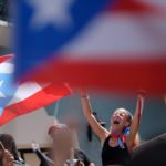 Renuncia el gobernador de Puerto Rico luego de dos semanas de protestas