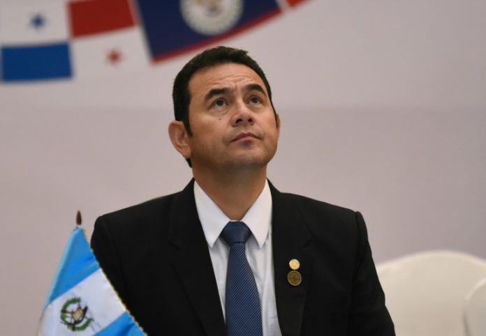 Trump recibirá al presidente de Guatemala con acuerdo migratorio en la mira