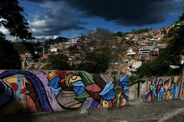 Venezolanos ondulan entre el pesimismo y la esperanza frente al diálogo