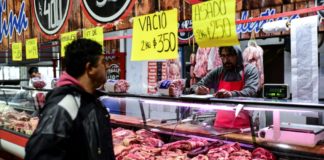 Los argentinos luchan contra una vieja conocida - la inflación