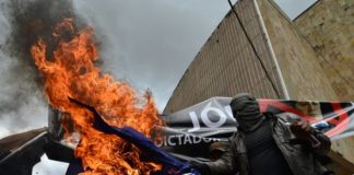 Manifestantes reclaman salida del presidente hondureño por acusación de narcotráfico