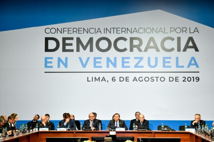 Países que apoyan a Guaidó debaten en Lima tras bloqueo de activos por EEUU