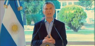 Presidente argentino aumenta salarios y baja impuestos tras revés electoral