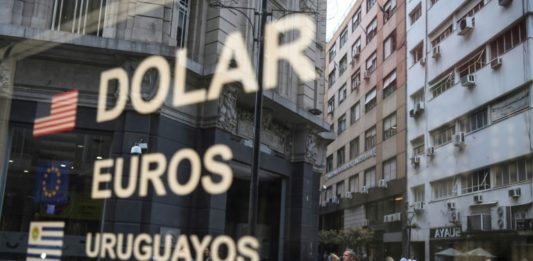 Argentina lanza medidas de control de cambio para recuperar estabilidad