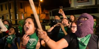 Congreso de Ecuador vota en contra de la despenalización del aborto