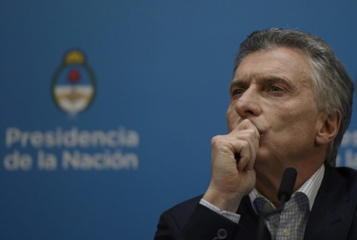 Macri promete 'seguir tomando las decisiones que hagan falta' para estabilizar economía