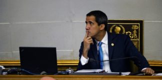 Parlamento venezolano ratifica a Guaidó como presidente encargado hasta que "cese usurpación"