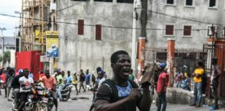 Presidente de Haití pide "tregua" sin convencer a la oposición y las calles