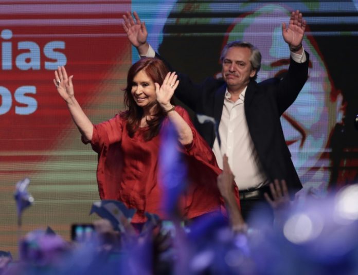 Argentina impone estricto control cambiario tras victoria del peronismo