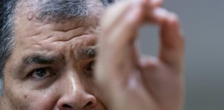 Correa no descarta presentarse a las elecciones en Ecuador