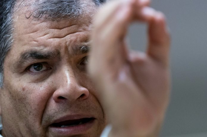 Correa no descarta presentarse a las elecciones en Ecuador