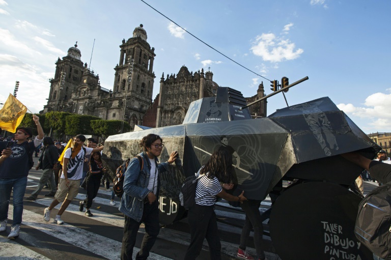 México recuerda masacre estudiantil de Tlatelolco en 1968 con protestas