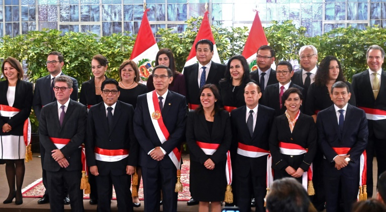 Vizcarra juramenta nuevos ministros, incluyendo un fujimorista disidente