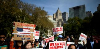 Dreamers esperan que Corte Suprema decida su destino