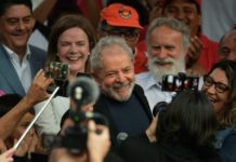 Lula en la calle, otra 'hiena' para el 'león' Bolsonaro