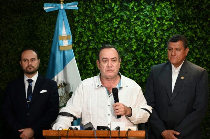 Presidente electo de Guatemala asegura que expulsará a diplomáticos venezolanos