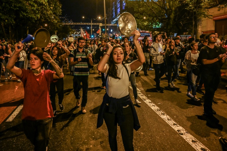 Protestas contra Duque desafían el toque de queda en Bogotá