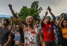 Cientos colman las calles en Colombia en undécimo día de protestas contra el gobierno