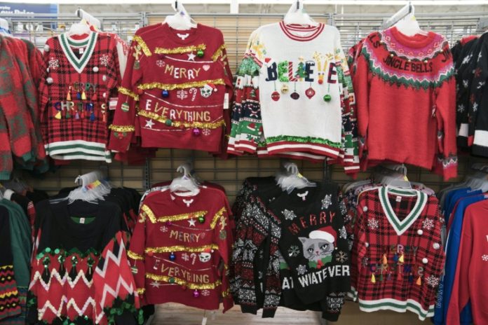 Colombia demandará a Walmart por promoción de suéter que vincula al país con cocaína