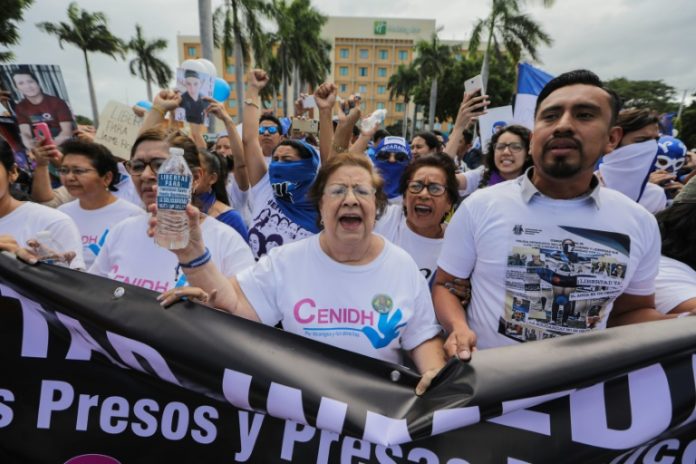 Conmemoran Día de los Derechos Humanos bajo asedio de la policía en Nicaragua