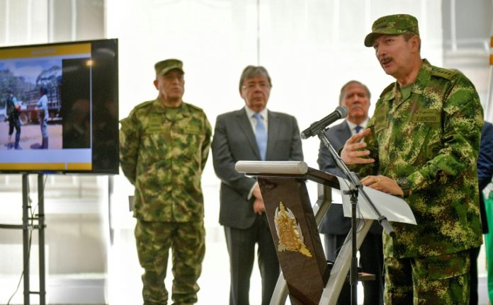 Duque releva a jefe del ejército cuestionado por violaciones a DDHH en Colombia