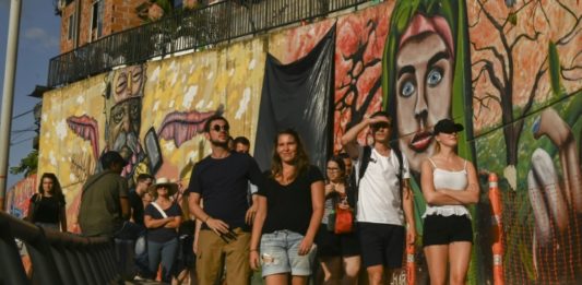 El turismo, el arma de 'La 13' para alejar la violencia en Medellín