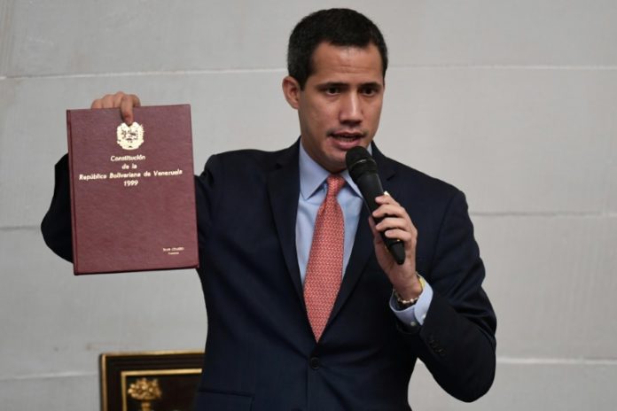 Parlamento de Venezuela aprueba 'participación virtual' de diputados en el exilio