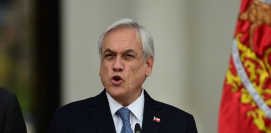 Piñera anuncia que dará una ayuda de USD 124 a más de un millón de familias
