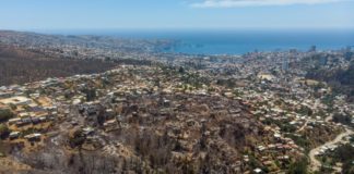 Piñera visita Valparaíso y anuncia programa de ayuda a afectados por incendios