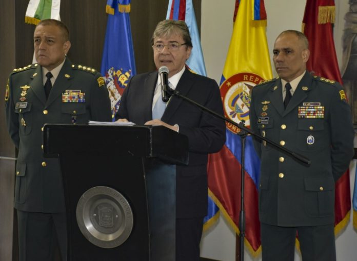 Gobierno de Colombia se desmarca de escándalo por escuchas ilegales de militares