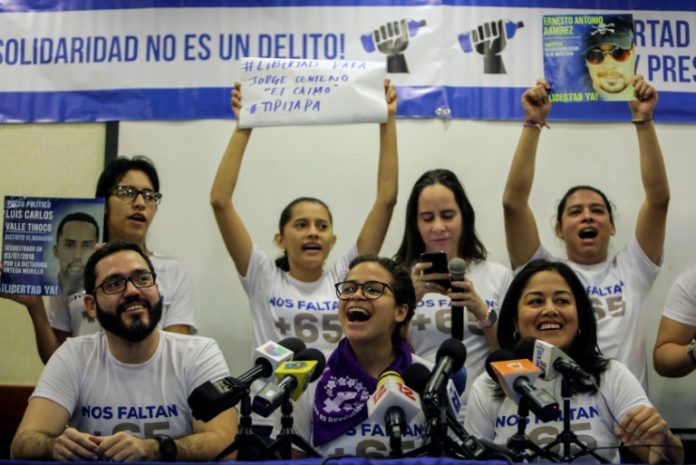 Opositores que libran arresto en su casa demandan cancelación de juicios en Nicaragua