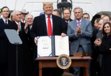 Trump rubricó el acuerdo comercial T-MEC con adiós a "pesadilla del TLCAN"