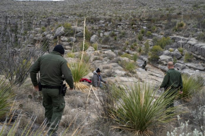 Agentes fronterizos de EEUU, una mezcla de policías, rastreadores y rescatistas