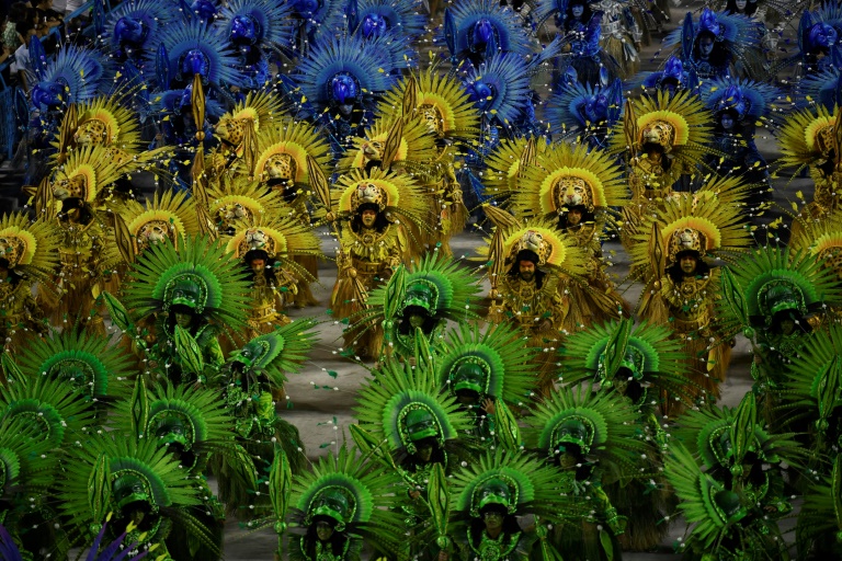 Alegría y protesta en el cierre de los desfiles del carnaval de Rio