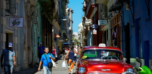 Bajo el fuego de las sanciones de EEUU, Cuba lucha por saldar sus deudas