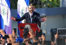 Bukele promete respetar la Constitución para rebajar la tensión en El Salvador