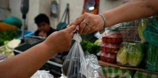 Ciudad de México busca combatir su adicción al plástico desechable
