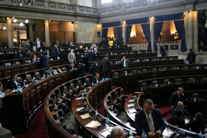 Congreso de Guatemala aprueba polémica ley de control a oenegés