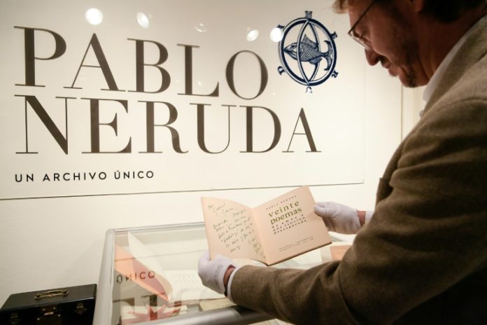 Galería española subastará un amplio archivo sobre Pablo Neruda