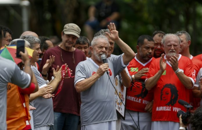 Lula pide aplazar interrogatorio para ir a ver al papa el 13 de febrero